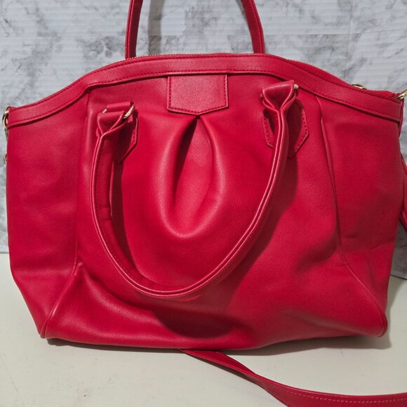 Gunas New York Vegan Leather Red Handbag With Gold Hardware & Zipper Detail - Picture 8 of 10